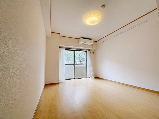 名鉄常滑線 道徳駅 徒歩8分 5階建 築22年の居間写真