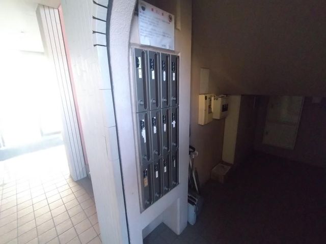 ＪＲ片町線 忍ケ丘駅 徒歩13分 3階建 築28年の外観写真