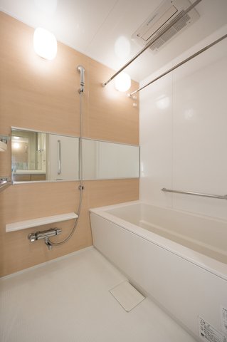 バス・シャワールーム　※写真は同タイプ住戸です。