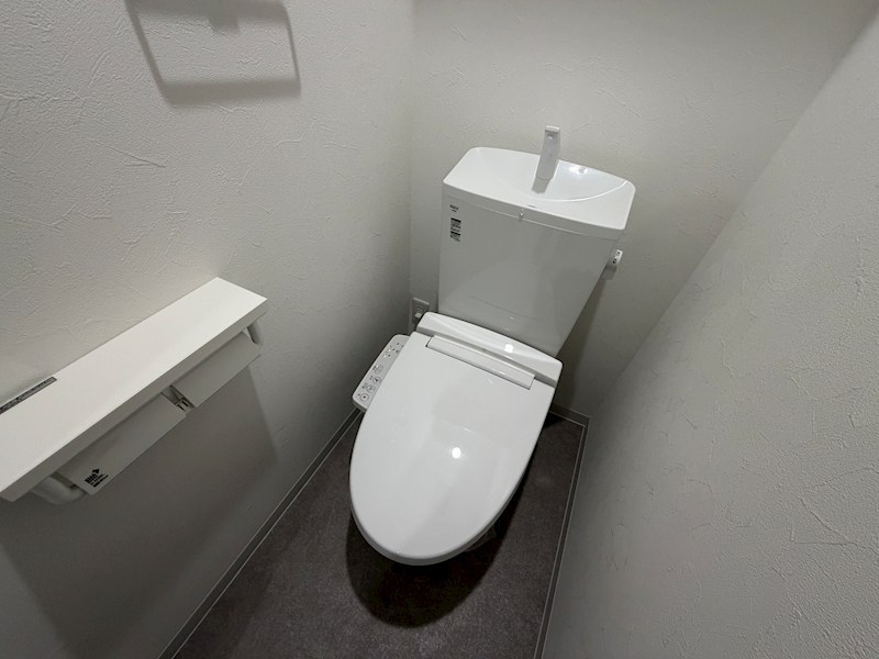EIJU牧野駅前Bのトイレ写真