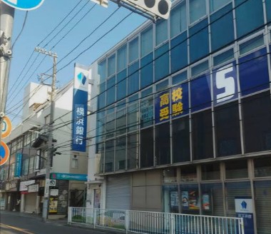 銀行　横浜銀行竹山支店（銀行）まで520m