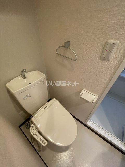 ＪＲ片町線 徳庵駅 徒歩6分 4階建 築20年のトイレ写真
