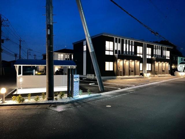 駐車場　外観写真（夜）