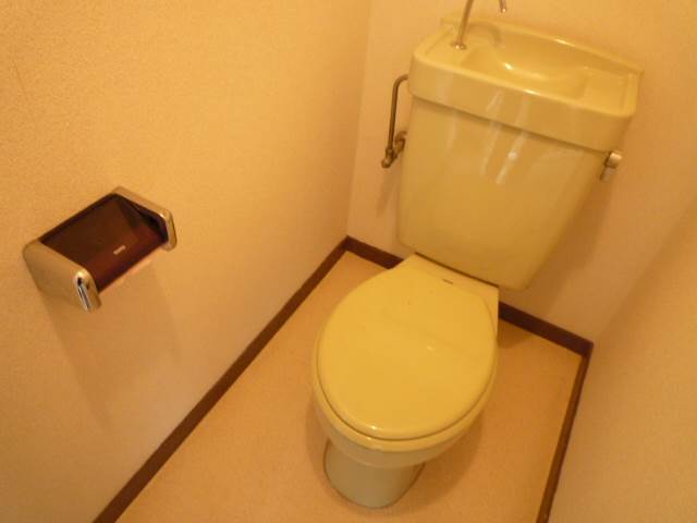 地下鉄名城線 東別院駅 徒歩7分 5階建 築39年のトイレ写真