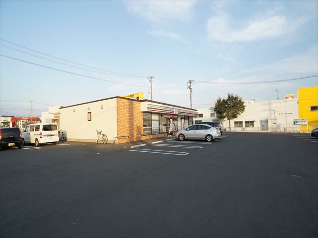 コンビニ　セブンイレブン　浜松初生西店（コンビニ）まで490m