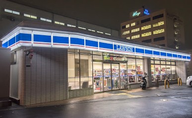 コンビニ　ローソン豊中服部緑地北店（コンビニ）まで213m