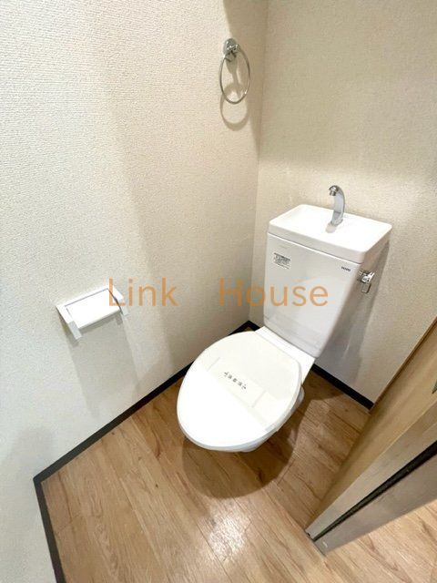 東京メトロ東西線 西葛西駅 徒歩2分 7階建 築41年のトイレ写真