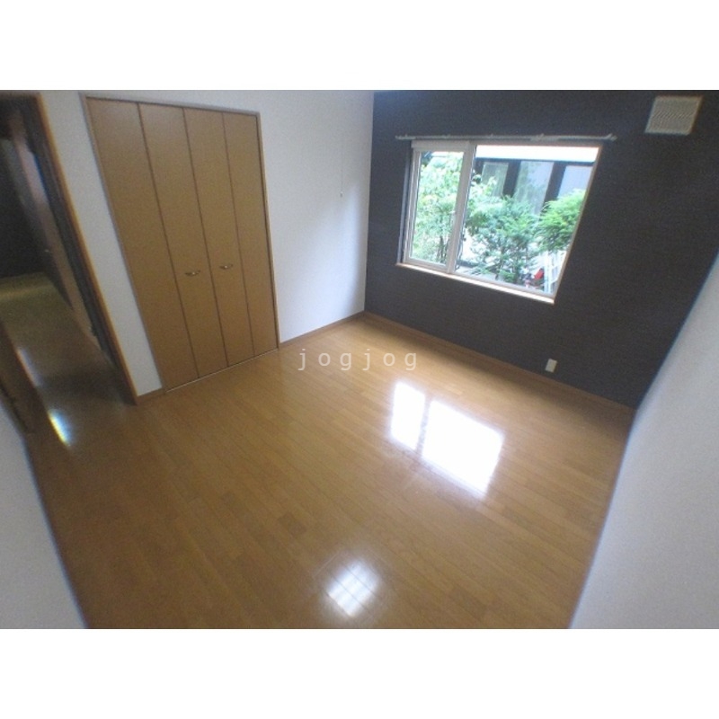 その他部屋・スペース　日当たりの良い明るいお部屋です。