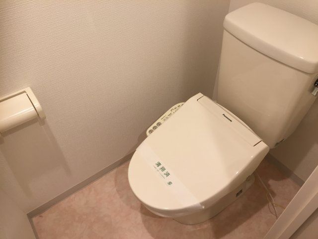 ＪＲ総武線 亀戸駅 徒歩6分 6階建 築12年のトイレ写真
