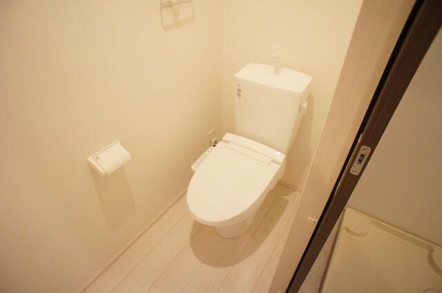 ルミエール・エタンセルsixのトイレ写真