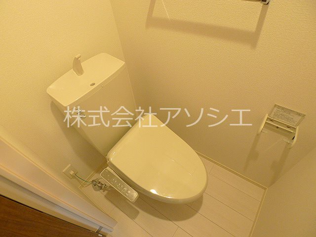 トイレ　温水洗浄便座