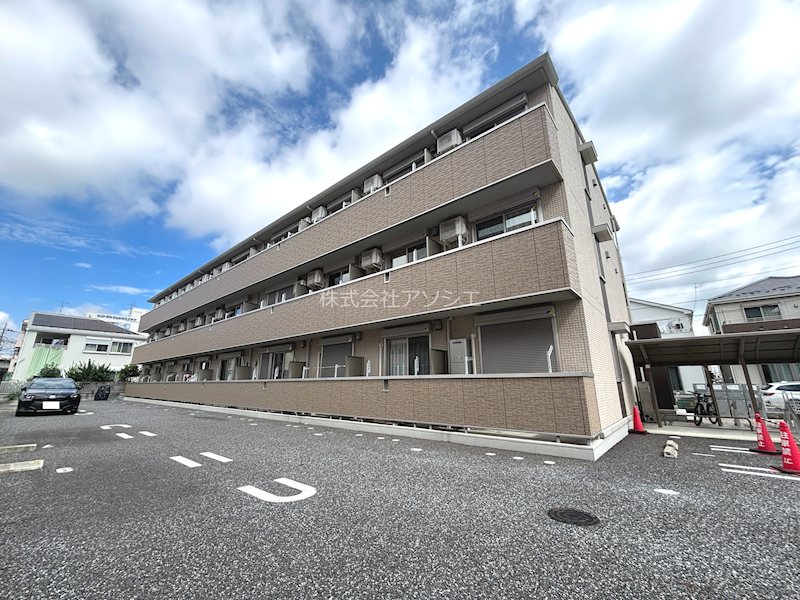 建物外観　ロイヤルヒル越谷のご紹介は住まいの窓口　アソシエへお任せくだ
