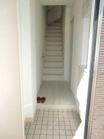 ＪＲおおさか東線 新加美駅 徒歩4分 2階建 築16年の玄関写真