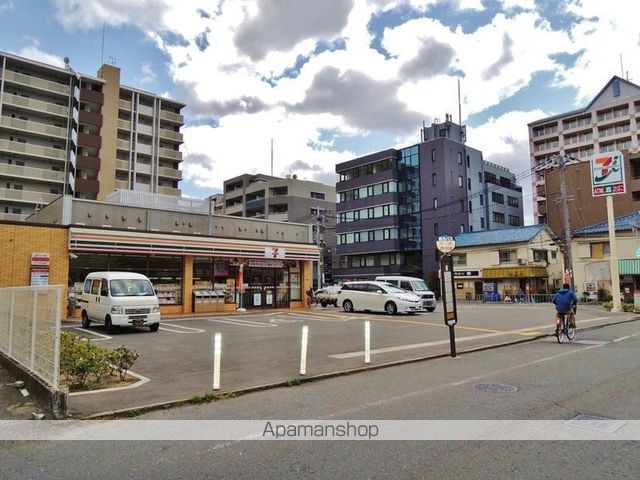 コンビニ　セブンイレブン（コンビニ）まで200m