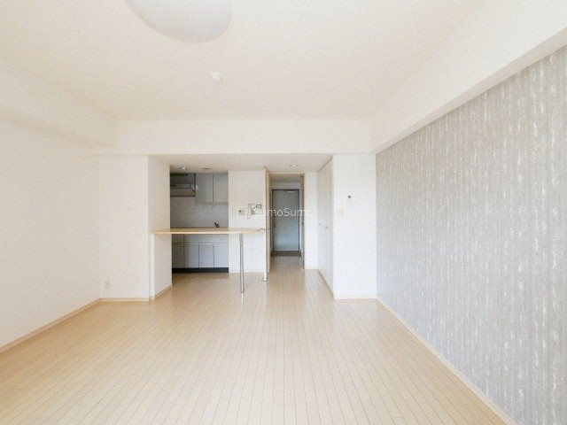 居室・リビング　こちらの居間で趣味の時間をお楽しみください