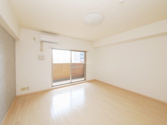 その他部屋・スペース　広くて明るい寝室