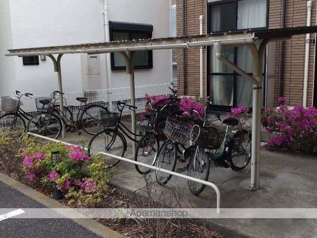 レオパレスヴィラ参号館の外観写真