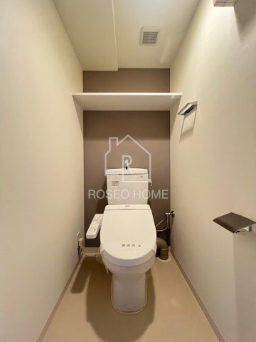 地下鉄御堂筋線 本町駅 徒歩3分 15階建 築12年のトイレ写真