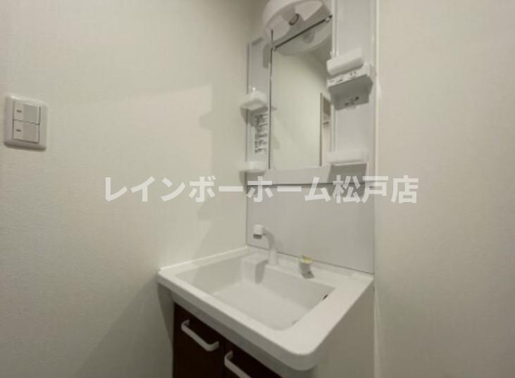 洗面設備　朝の身支度には欠かせない独立洗面化粧台