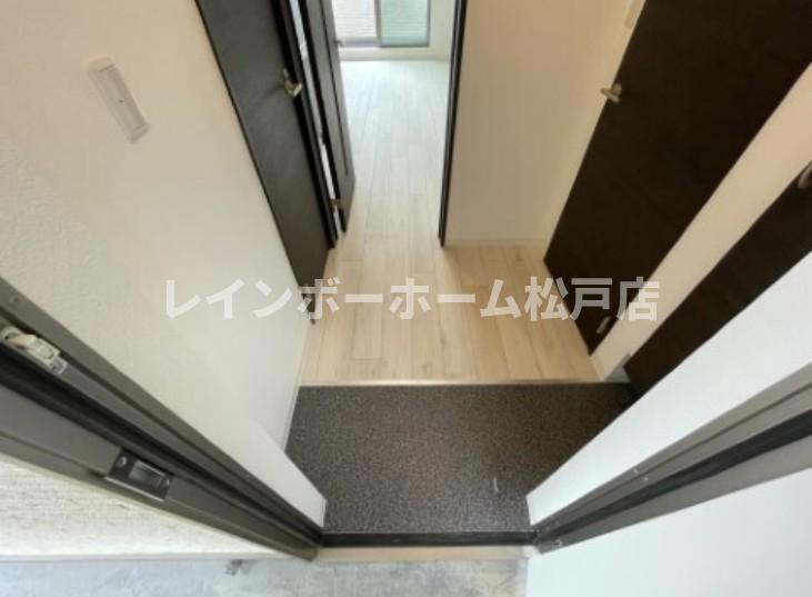 玄関　収納もある玄関です