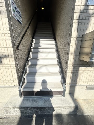 エントランス　ゆとりのあるエントランスです