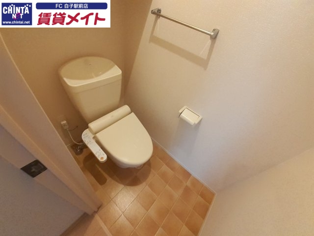 トイレ　同物件別部屋反転写真