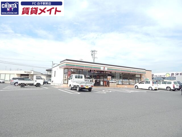 コンビニ　セブンイレブン鈴鹿岡田1丁目店（コンビニ）まで368m