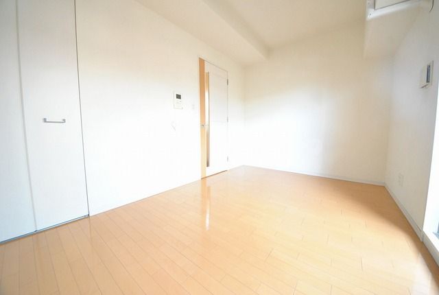 プレサンス難波EASTモダニティの居間写真