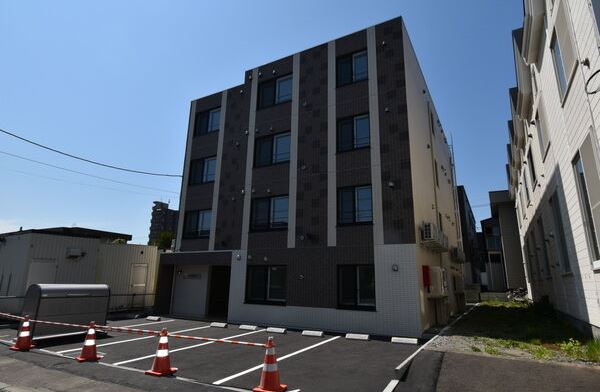 地下鉄東西線 南郷１３丁目駅 徒歩8分 築7年