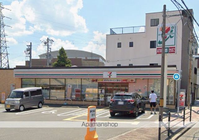 コンビニ　セブンイレブン（コンビニ）まで379m