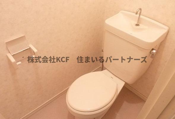 トイレ　シンプルで使いやすいトイレです 外はこのようになっています