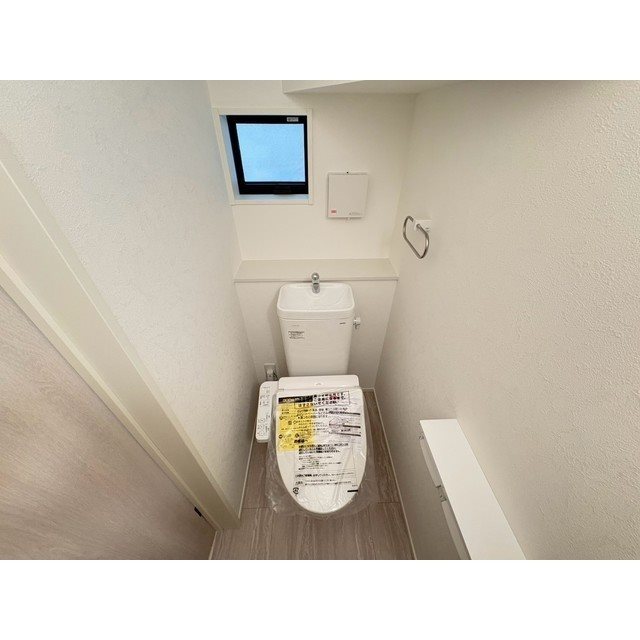 トイレ　※同型物件参考写真