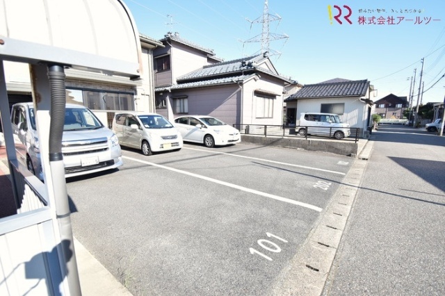 駐車場　敷地内駐車場