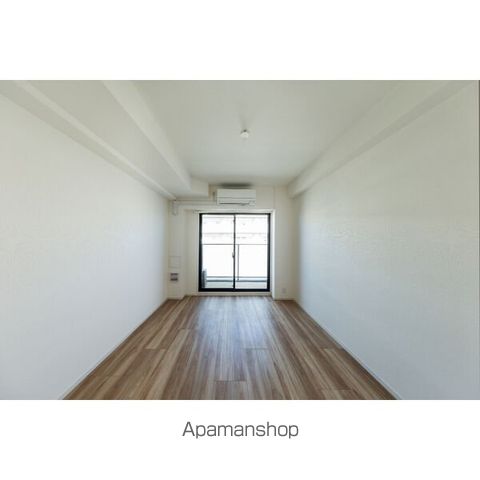 SーRESIDENCE堀田駅前の居間写真