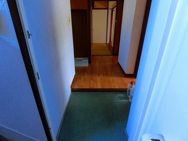 箕面粟生第二住宅11棟の玄関写真