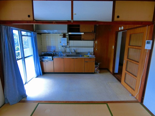 箕面粟生第二住宅11棟の居間写真