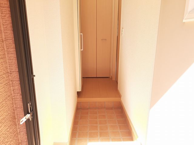 エテルノグラースB棟の玄関写真