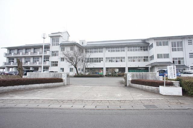 中学校　真岡西中学校（中学校）まで830m