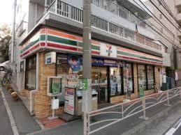 コンビニ　★★セブンイレブン（コンビニ）まで138m