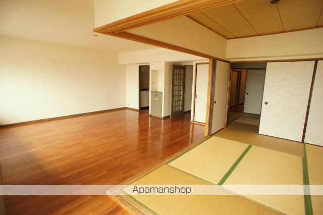 ＪＲ鹿児島本線 二日市駅 徒歩8分 7階建 築36年の居間写真