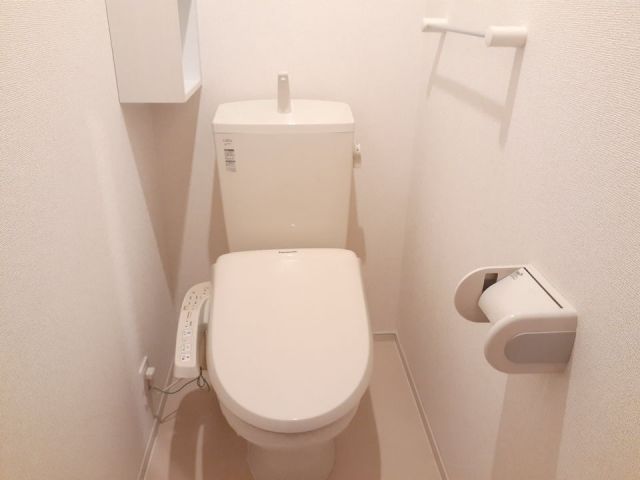 ヴェルレーヌ・レジデンスAのトイレ写真