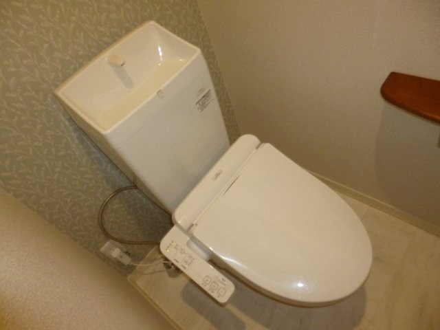 水島臨海鉄道 西富井駅 徒歩27分 2階建 築6年のトイレ写真