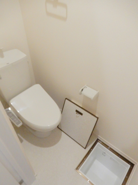 トイレ　温水洗浄便座