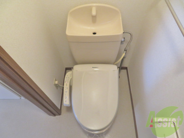 トイレ　シンプルでオーソドックスなトイレは使いやすいですね。