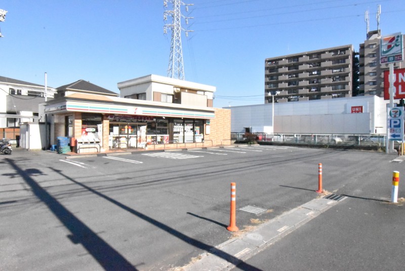 コンビニ　セブンイレブン草加花栗北店（コンビニ）まで148m