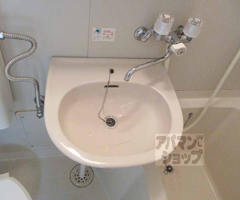 洗面設備　お風呂、洗面台、おトイレの３点セットです