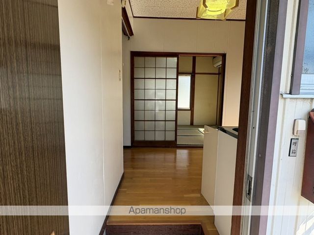 恩地町西貸家の玄関写真