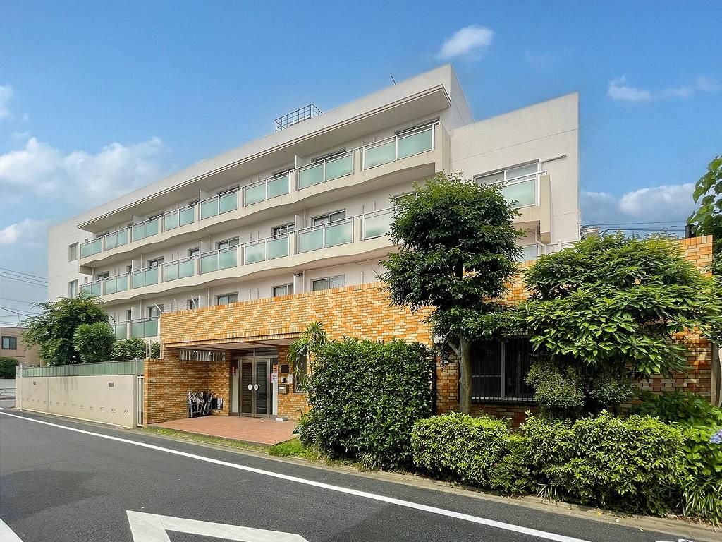 カーサフェミナリア女子学生会館の外観写真