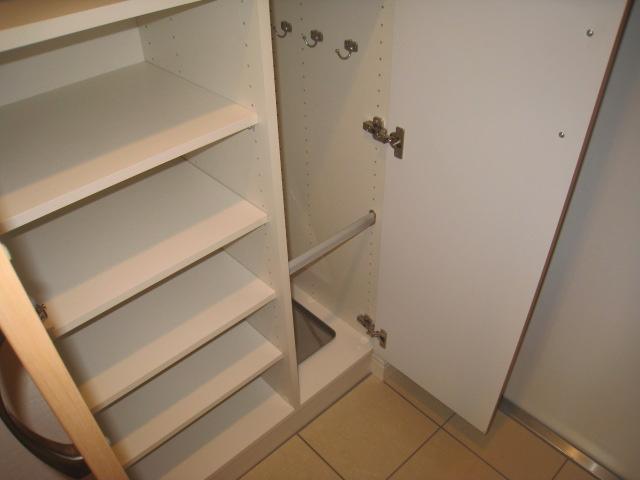 玄関　下駄箱