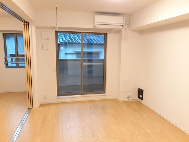 グレイス ワン IIIの居間写真